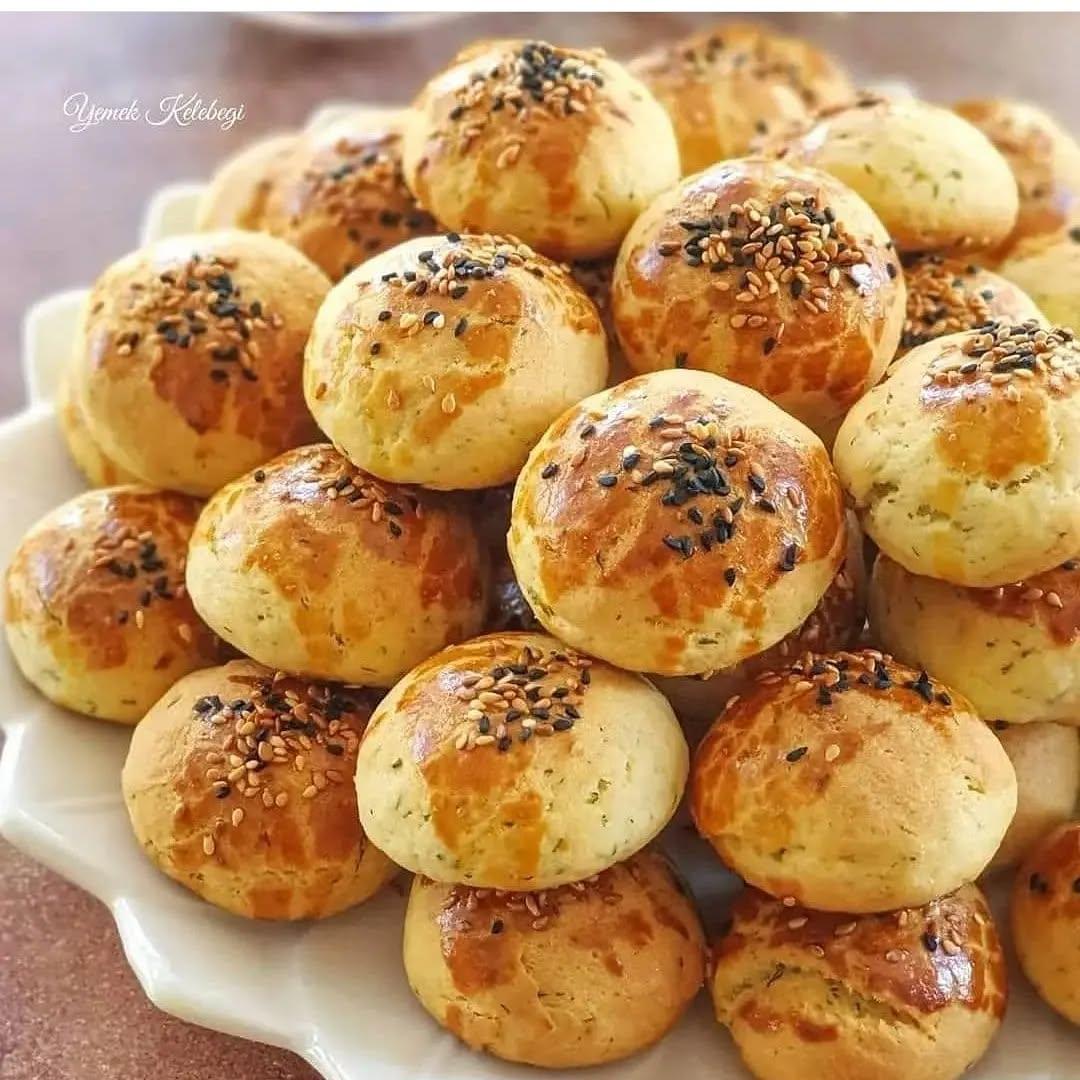 Mini Dill Pastry Buns