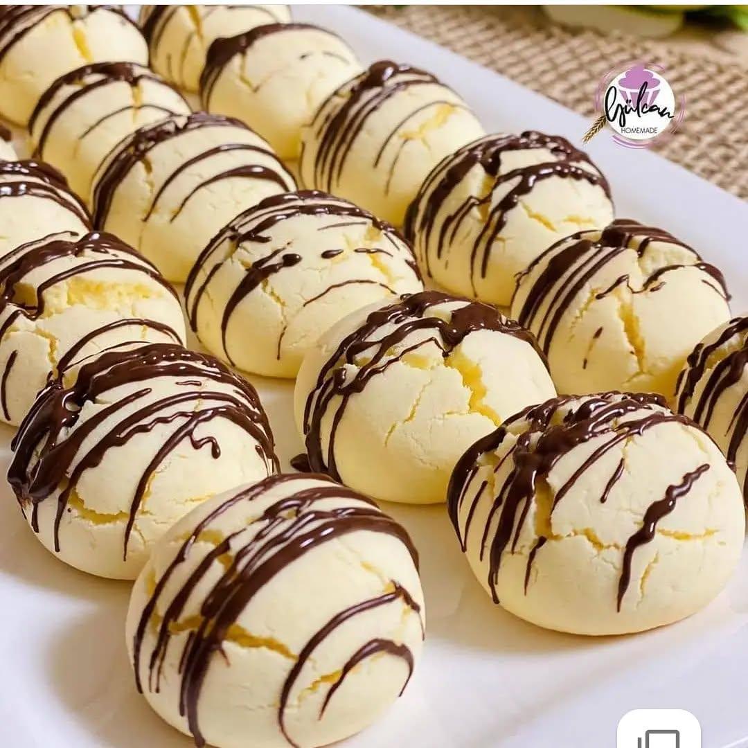 Chocolate Sauce Cornstarch Cookies