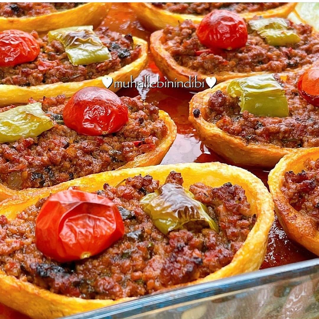 Oven-Baked Stuffed Potatoes with Ground Meat