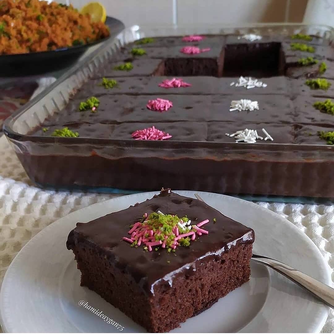 Lokum Cake with Chocolate Sauce