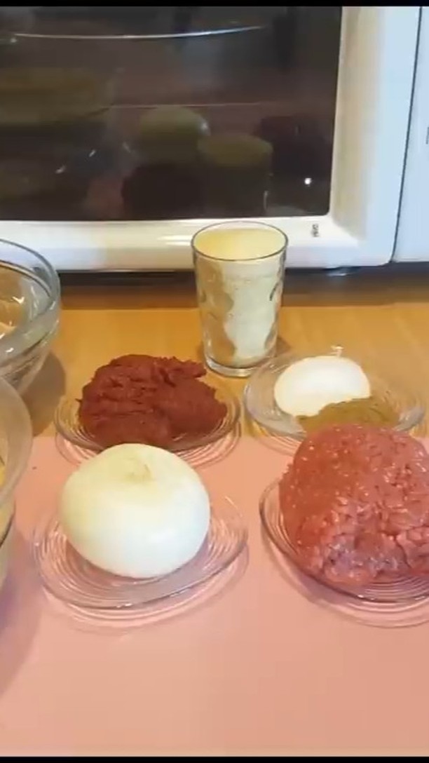 Turkish Stuffed Bulgur Meatballs