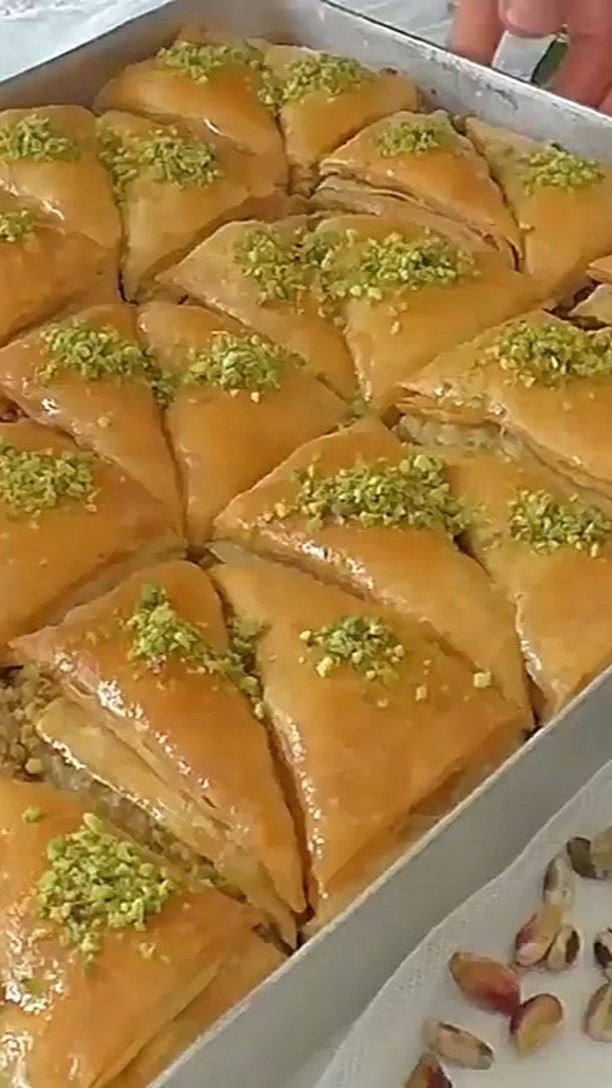 Easy Crispy Baklava with Rolling Pin