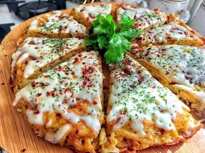 Skillet Eggs with Potatoes and Cheese