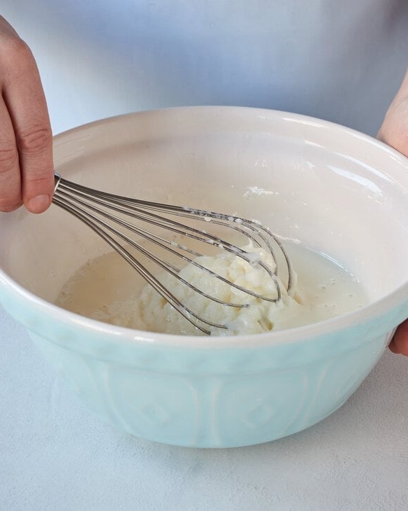 Refreshing Buttermilk Cream with Strawberry Topping