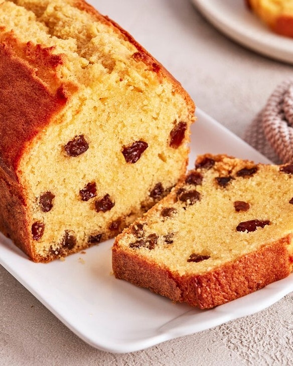 Simple Butter Raisin Cake in a Loaf Pan