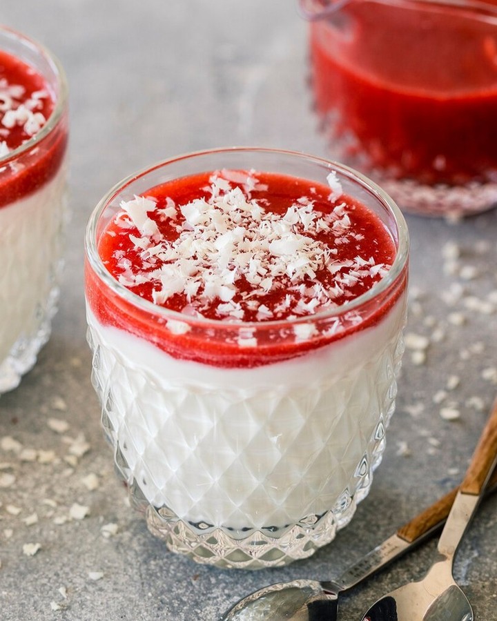 No-Bake Spaghetti Ice Cream Dessert