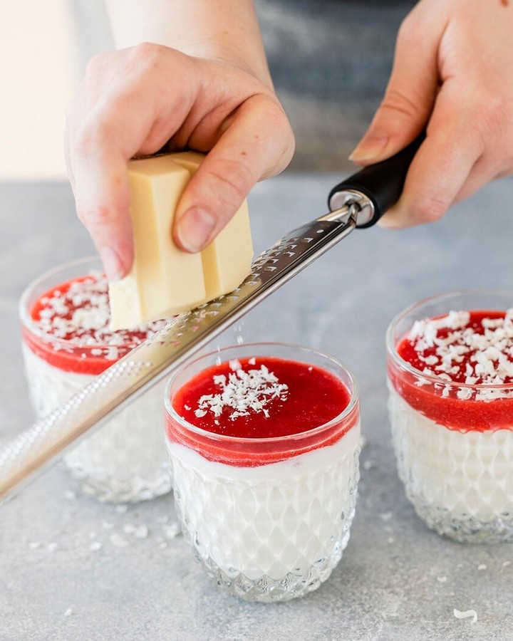 No-Bake Spaghetti Ice Cream Dessert
