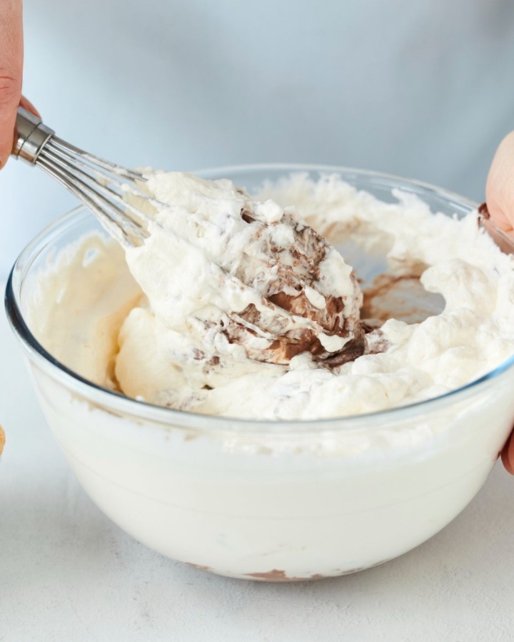 Easy Chocolate Cream Puff Cake