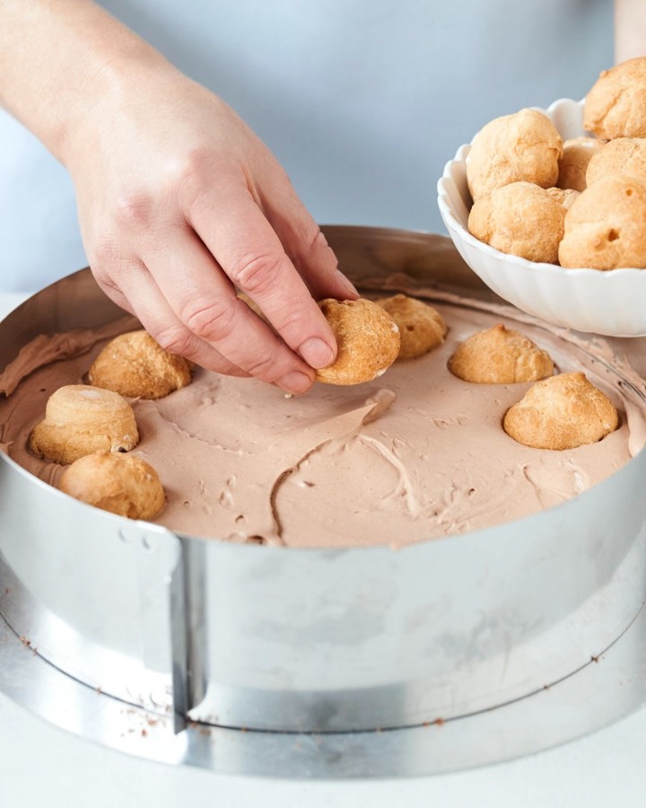 Easy Chocolate Cream Puff Cake