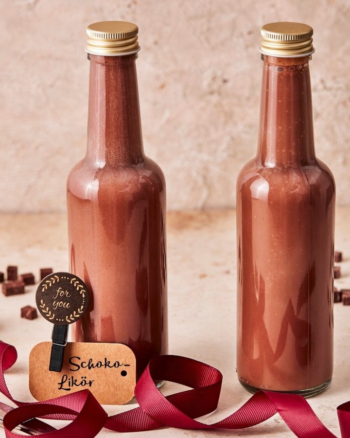 Simple Creamy Homemade Chocolate Liqueur