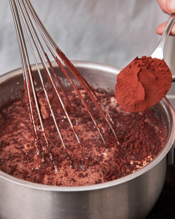Simple Creamy Homemade Chocolate Liqueur