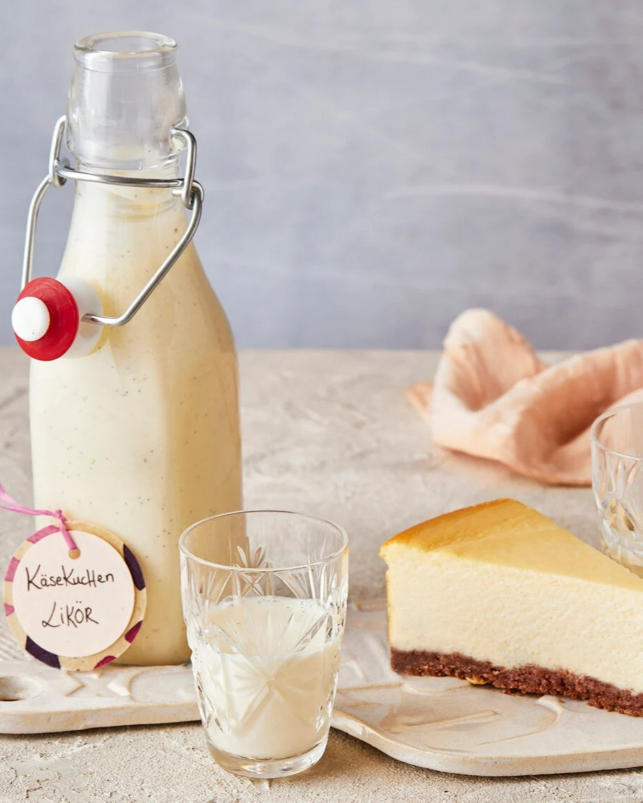 Creamy Cheesecake Liqueur with Vanilla and Lemon Zest
