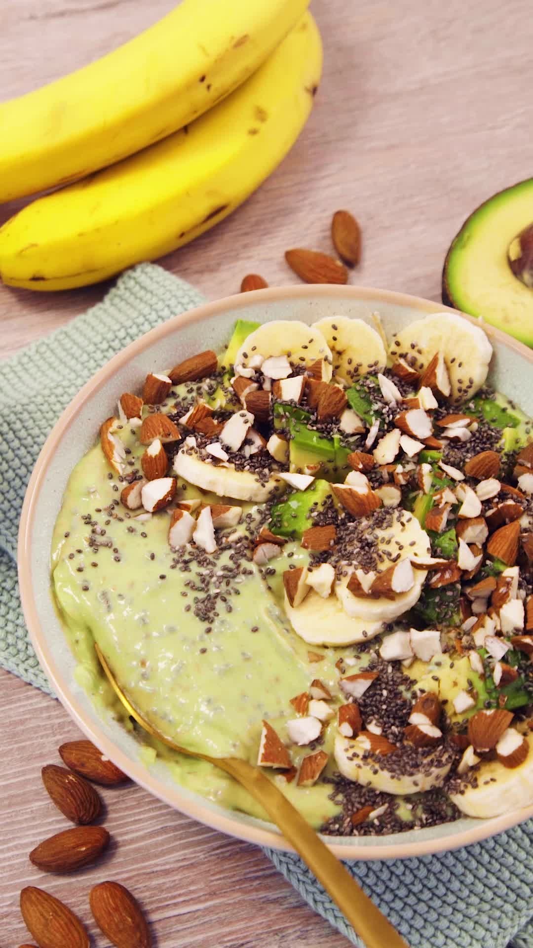 Vegan Avocado Banana Smoothie Bowl