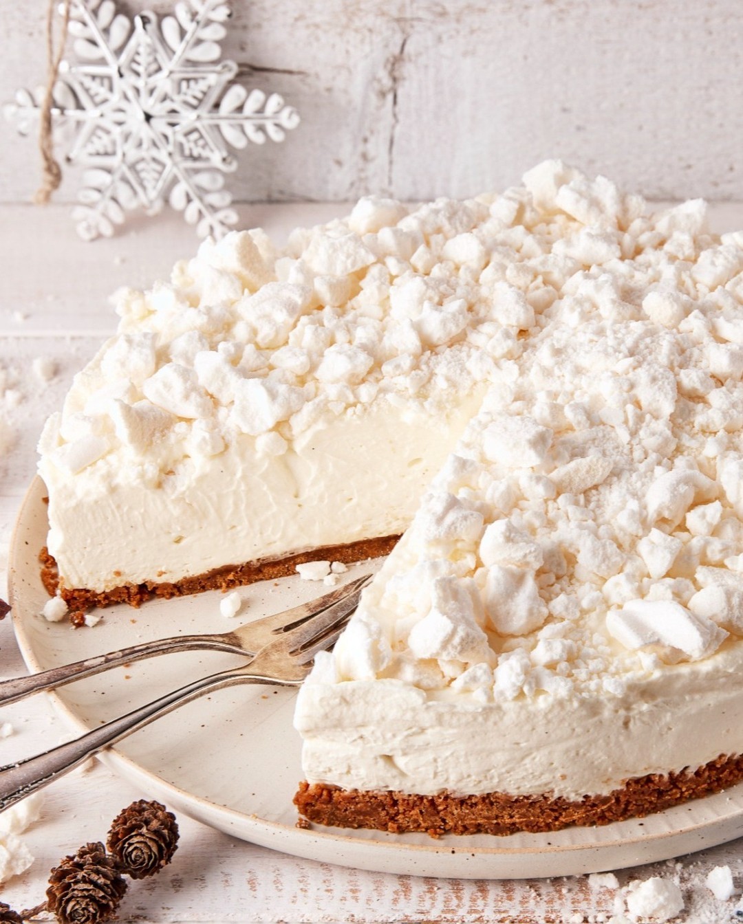 Winter Snowflake Cake with Mascarpone Quark and Baiser