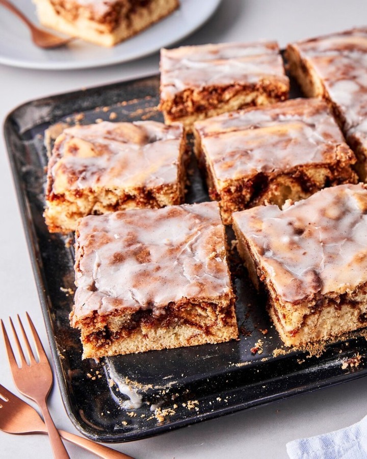 Cinnamon Roll Sheet Cake