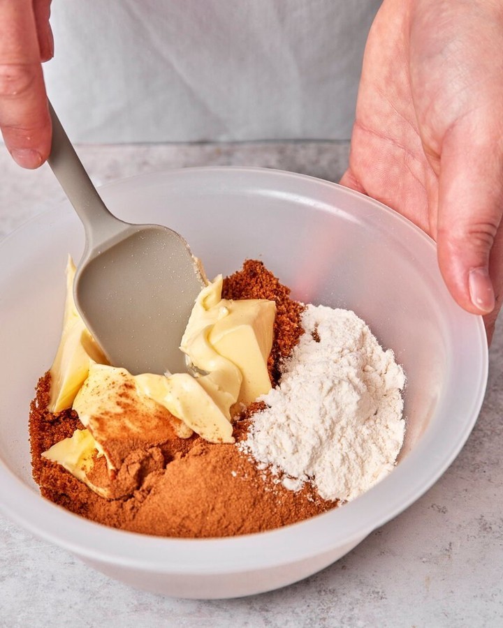 Cinnamon Roll Sheet Cake