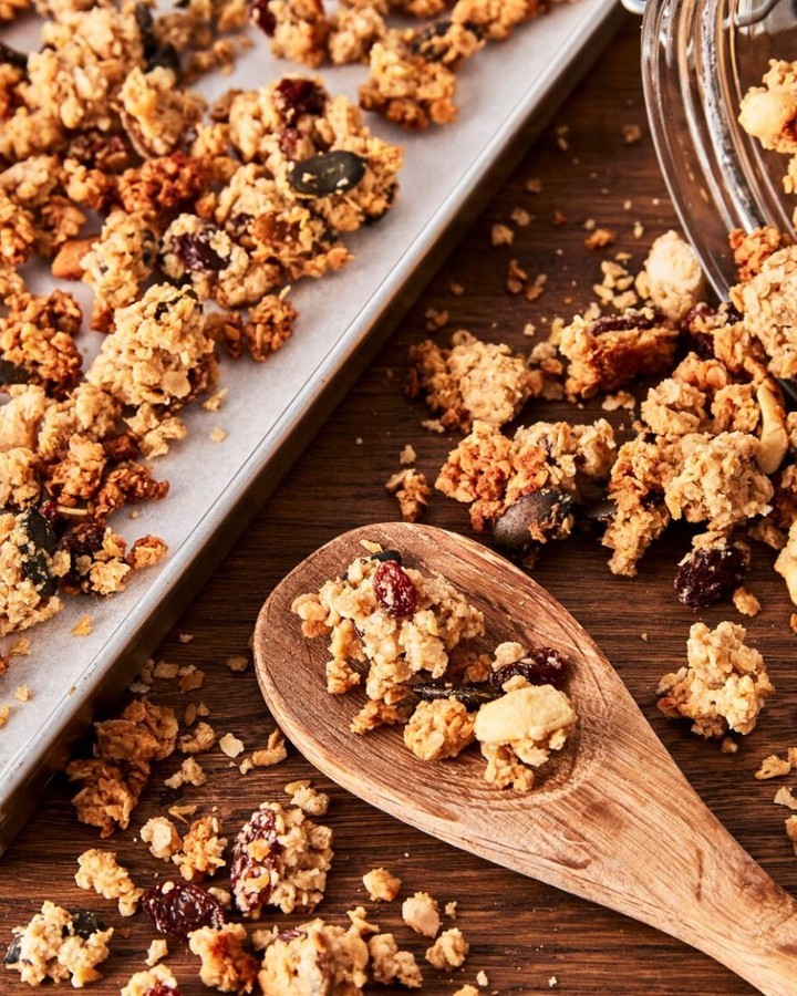Easy Homemade Crunchy Muesli with Nuts and Seeds
