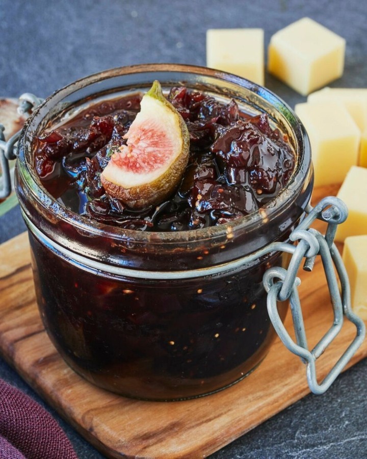 Easy Fig Chutney with Red Wine and Onions