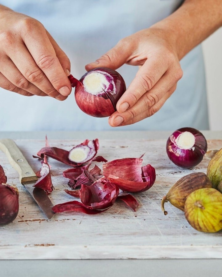 Easy Fig Chutney with Red Wine and Onions
