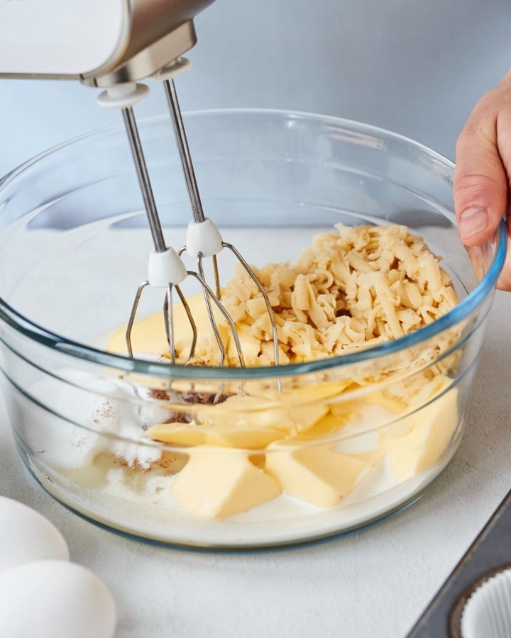 Juicy Baked Apple Muffins with Raisins and Almonds