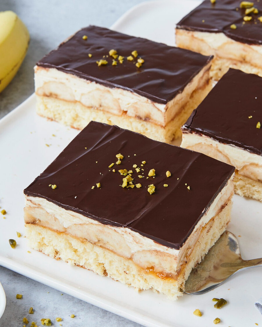Banana Slice Cake with Chocolate Topping