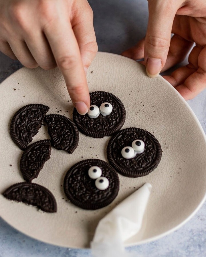 Spooky Halloween Chocolate Bat Muffins