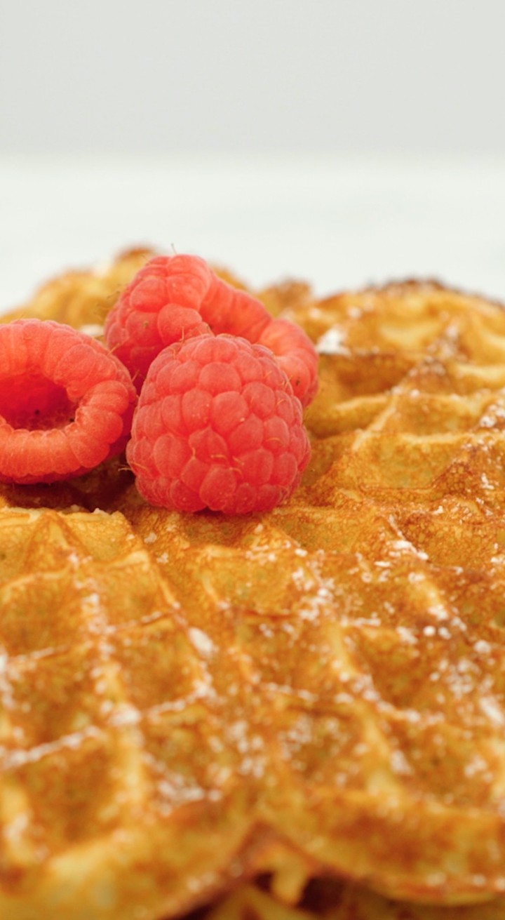 Flourless Sugar-Free Protein Waffles with Quark