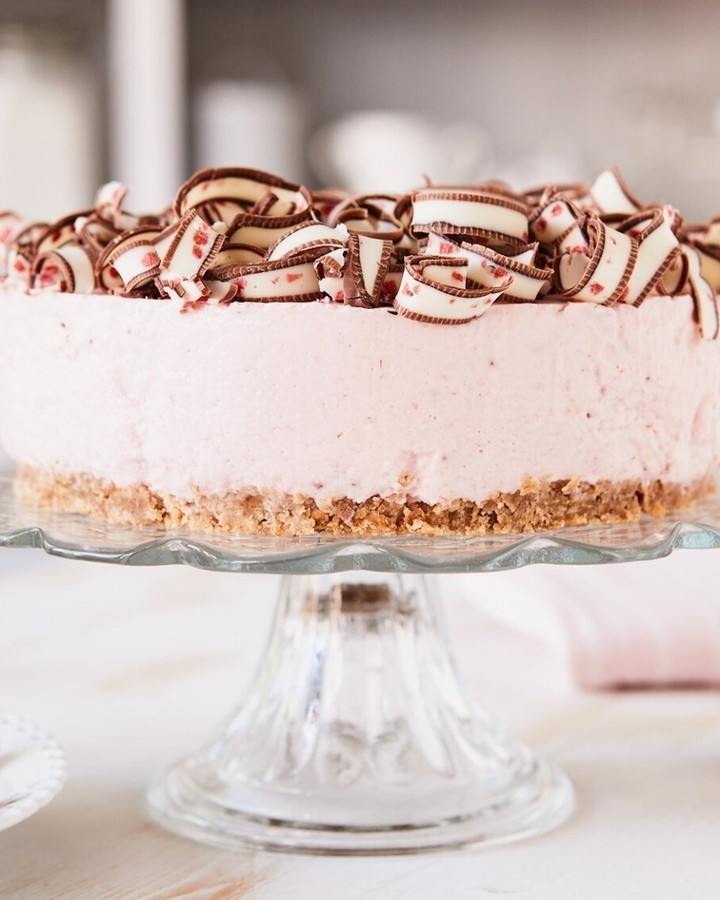 No-Bake Strawberry Yogurette Cake