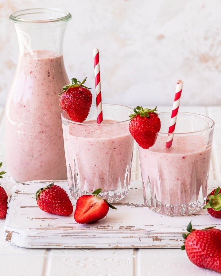 Easy Creamy Strawberry Milkshake with Vanilla Ice Cream