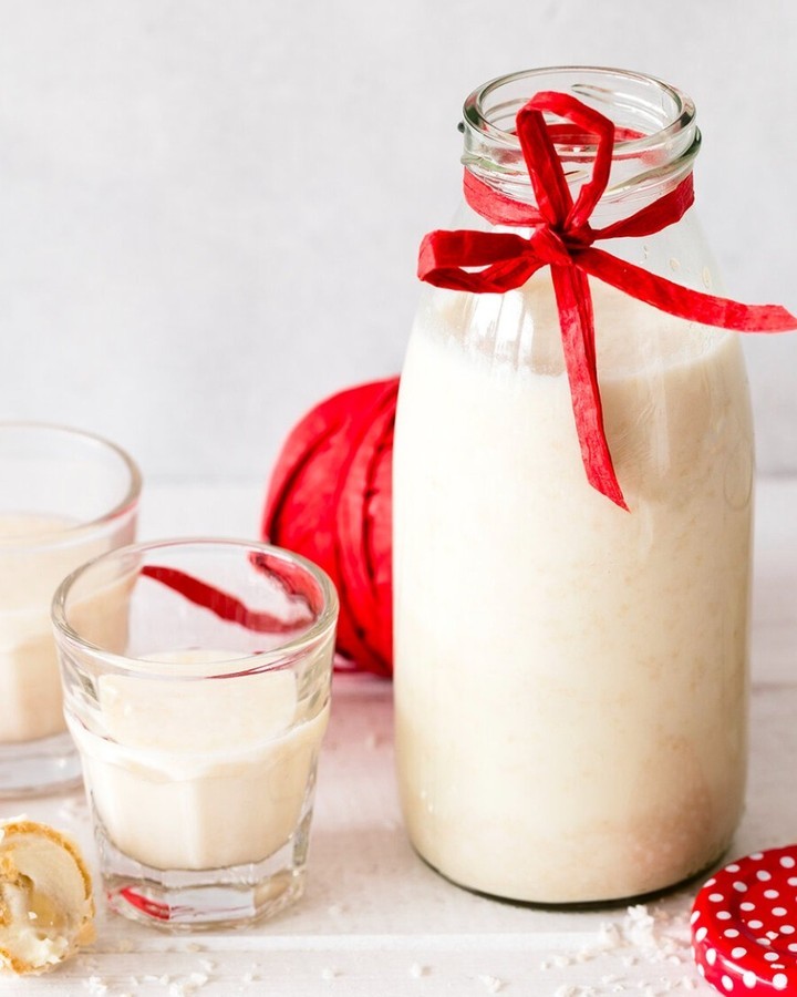 Quick Creamy Raffaello Coconut Almond Liqueur