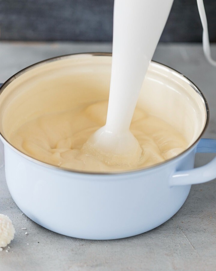 Quick Creamy Raffaello Coconut Almond Liqueur