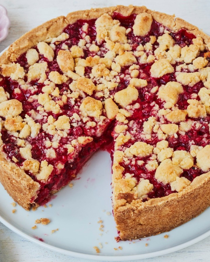 Quick German Red Currant Crumble Cake