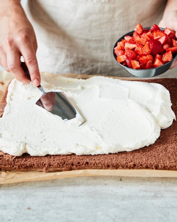 Chocolate Sponge Roll with Strawberries and Cream
