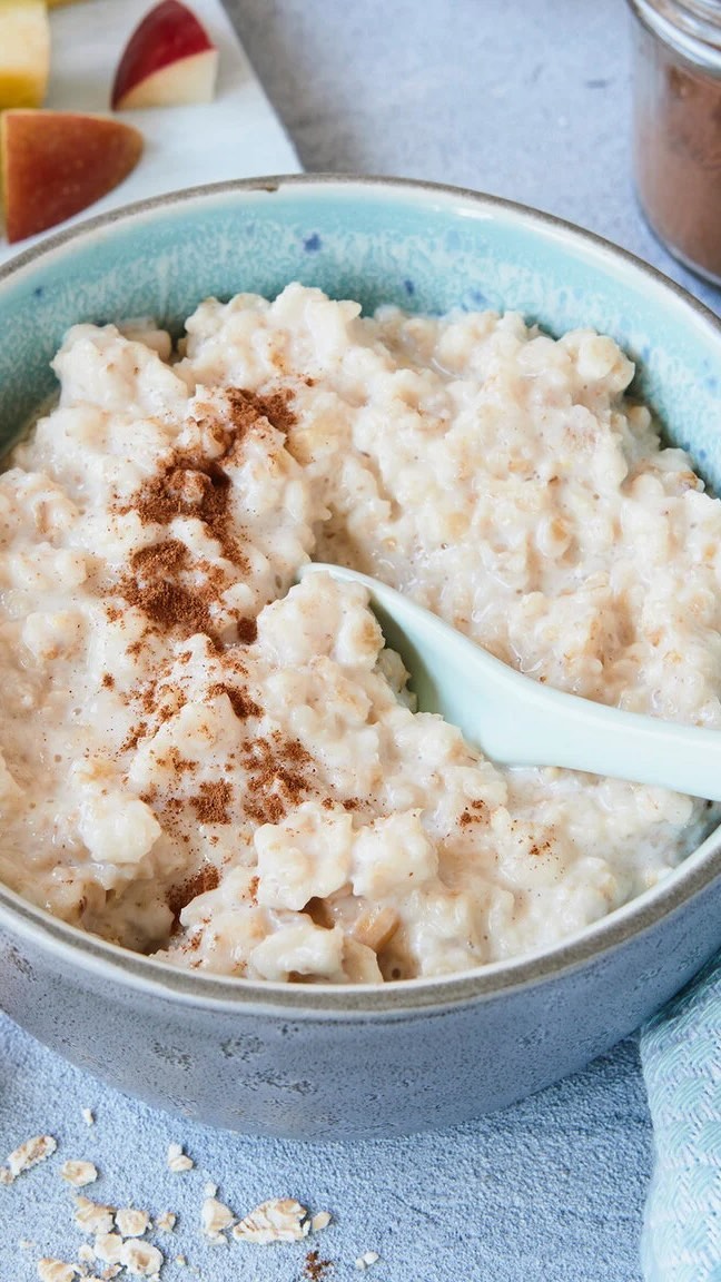 Quick Creamy Homemade Oatmeal Porridge Breakfast