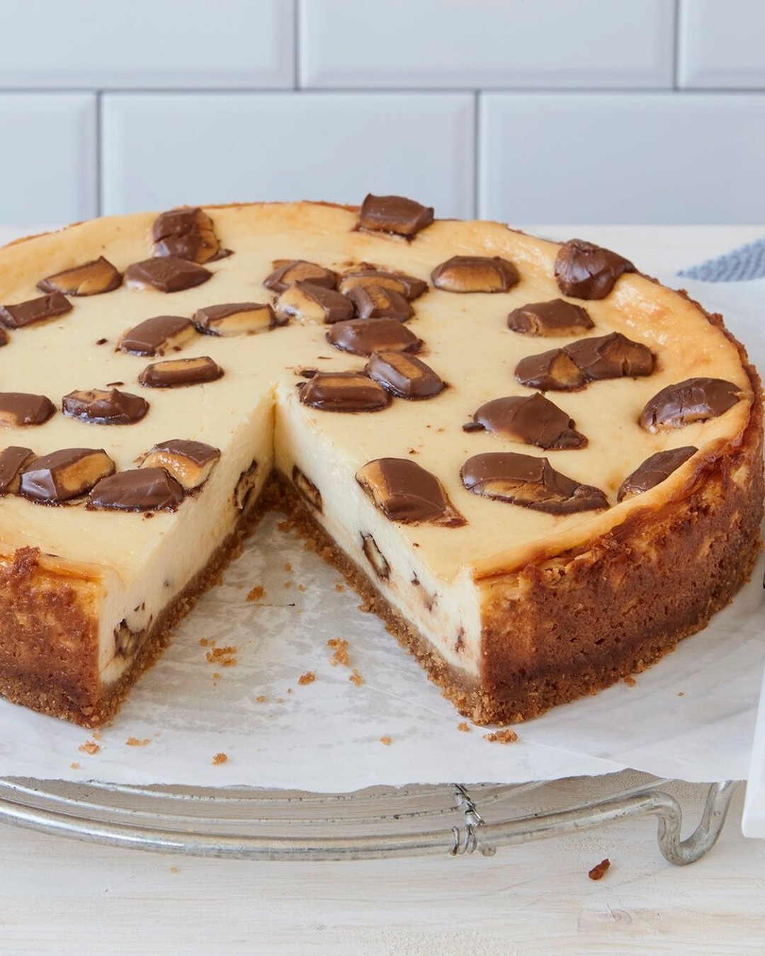 Kinder Chocolate Bar Cheesecake with Cookie Crust
