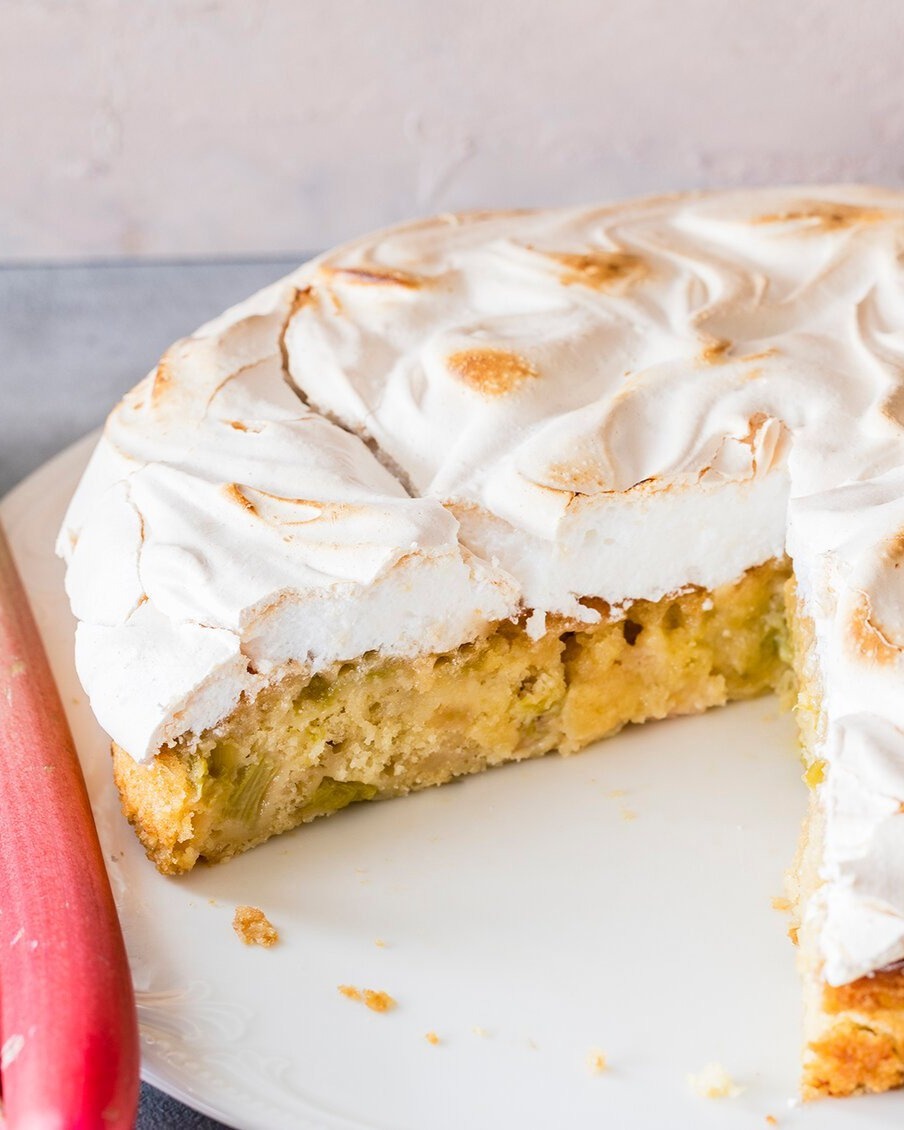 Seasonal Rhubarb Cake with Crispy Meringue