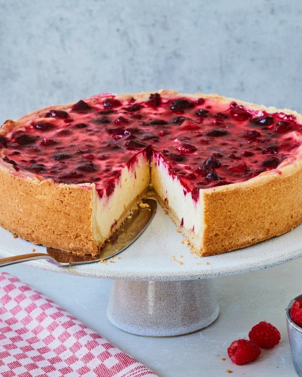 German Raspberry Cream Cake with Shortcrust Base