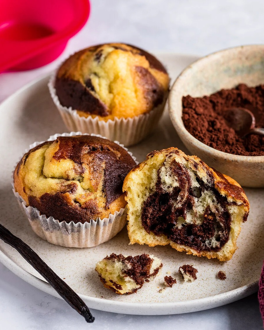 Moist and Fluffy Marble Muffins