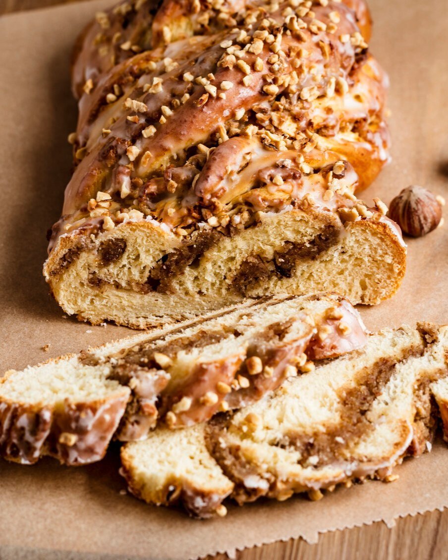 Braided Yeast Bread with Hazelnut Filling