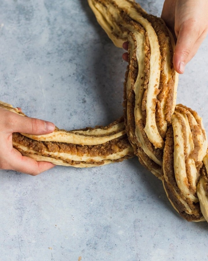 Braided Yeast Bread with Hazelnut Filling