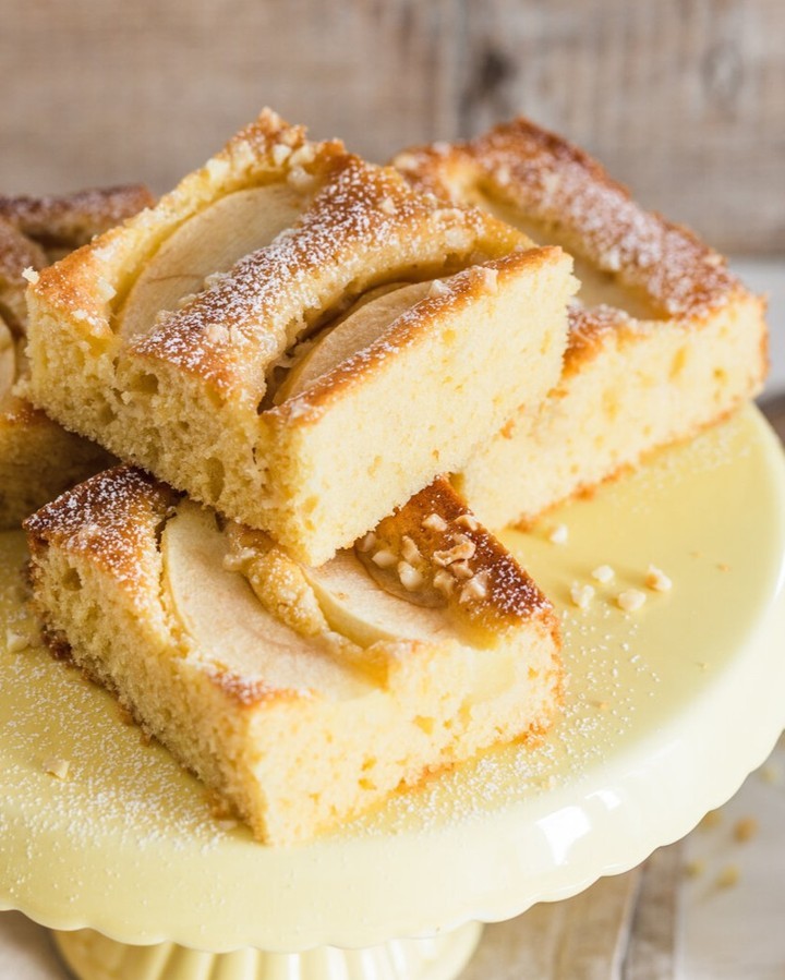 Quick Fluffy Apple Sheet Cake