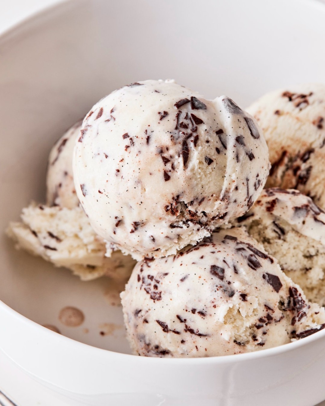 Creamy Homemade Stracciatella Chocolate Shavings Ice Cream