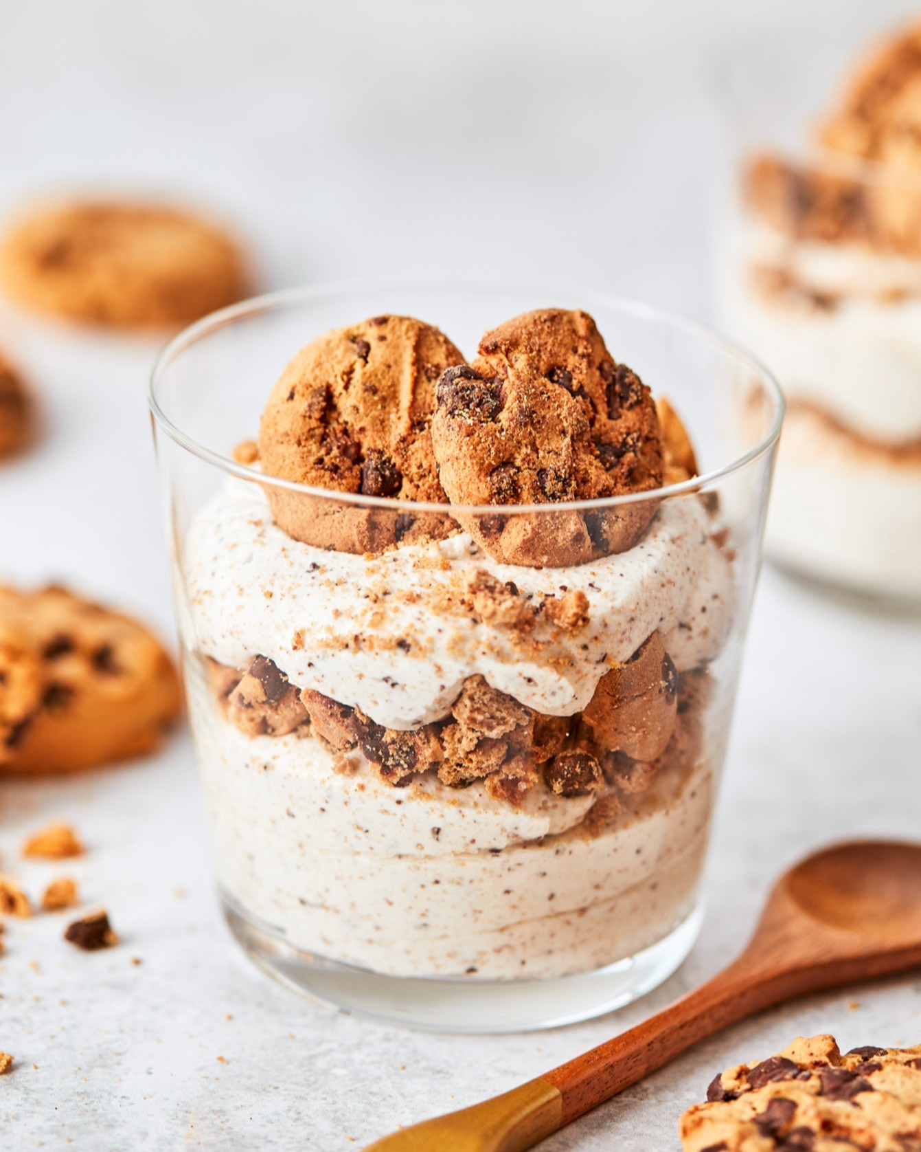 No Bake Mascarpone Cookie Cream Dessert