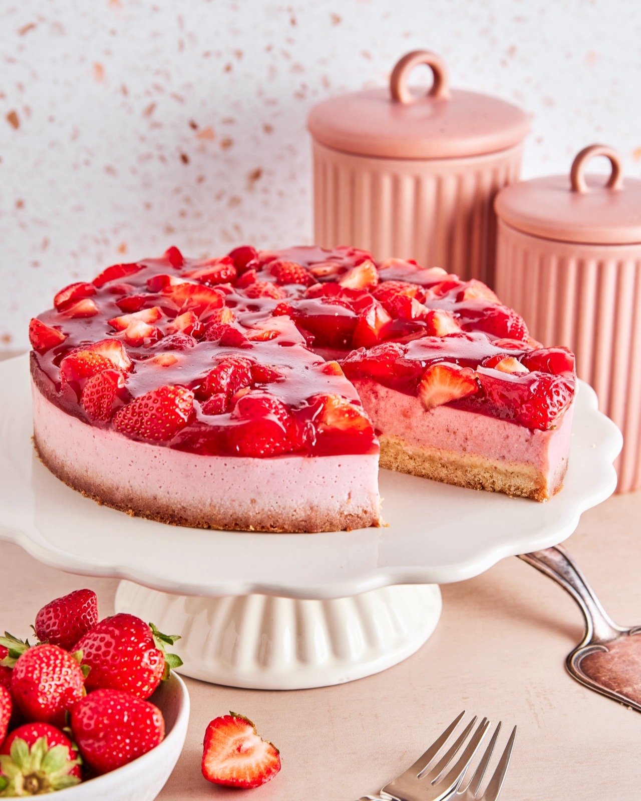Vegan Strawberry Shortcrust Cake with Cream