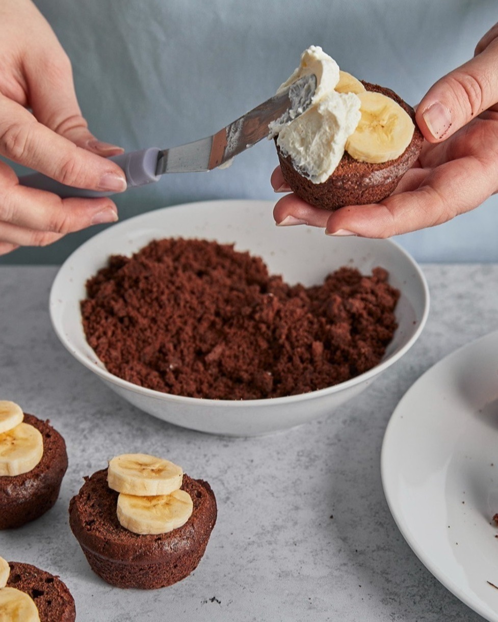 Chocolate Crumb Banana Cream Muffins