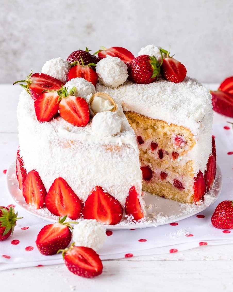 Strawberry Raffaello Cream Cake