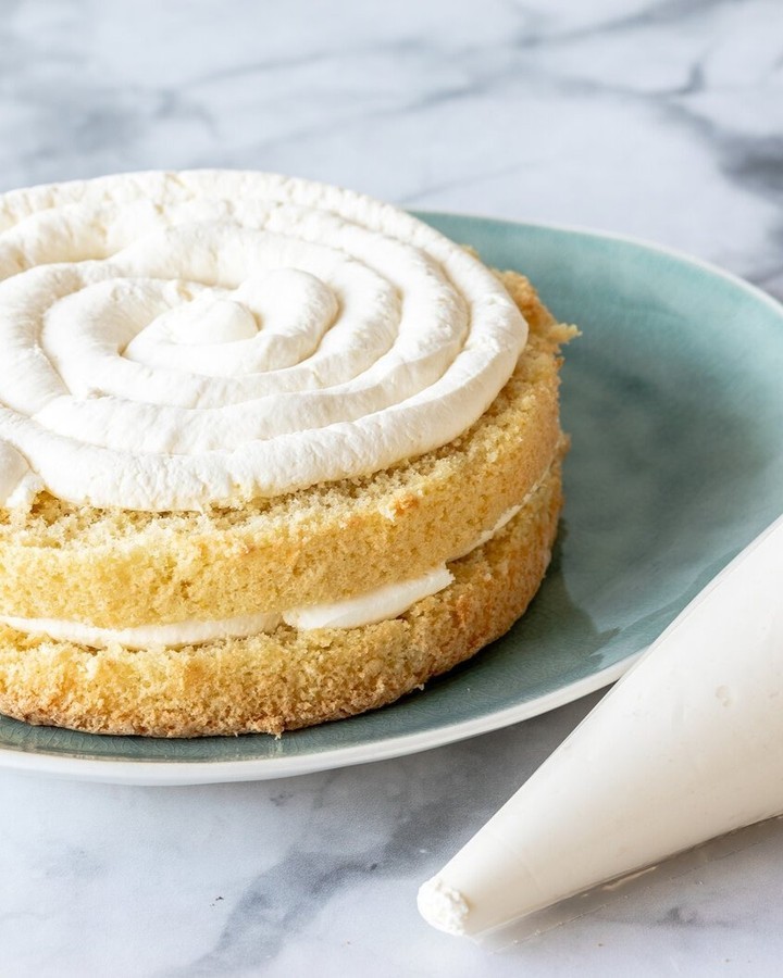 Easy Lemon Torte with Biscuit Base and Cream