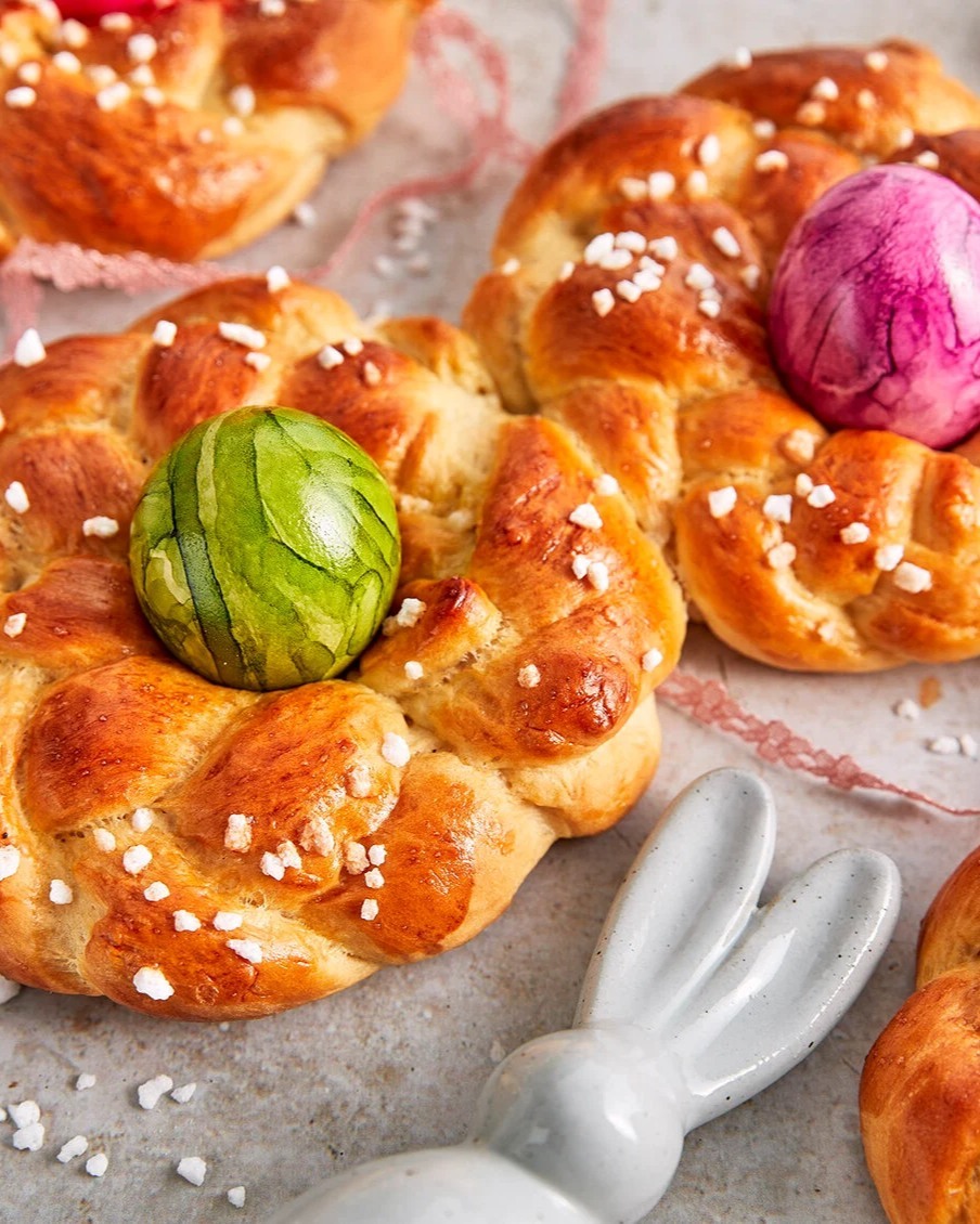 Sweet Easter Yeast Nests with Colored Eggs