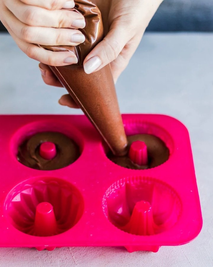 Mini Chocolate Gugelhupf Cakes Perfect for Parties
