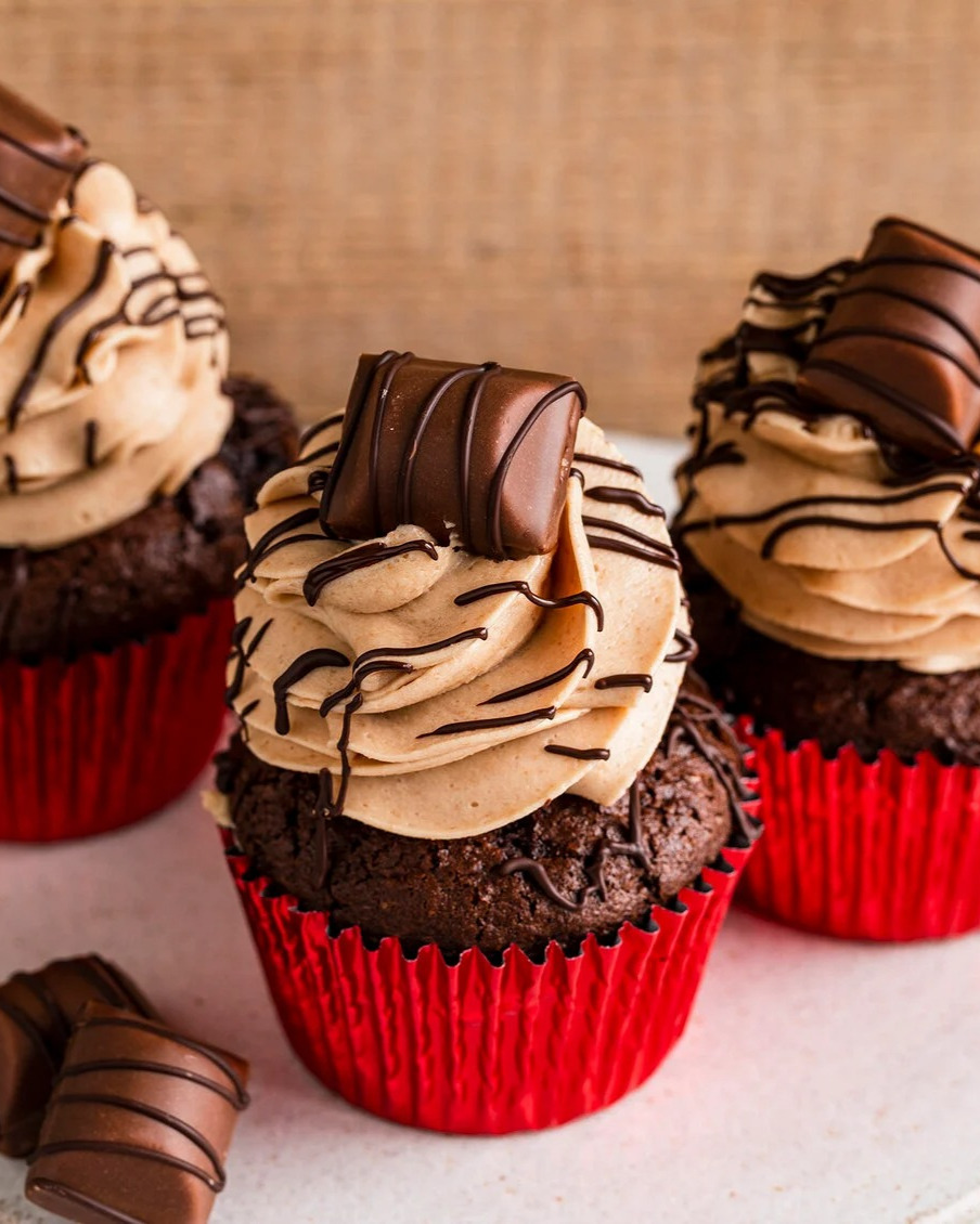 Dreamy Kinder Bueno Cupcakes